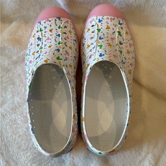 Native x Disney outdoor shoes for big kids - Picture 8 of 9